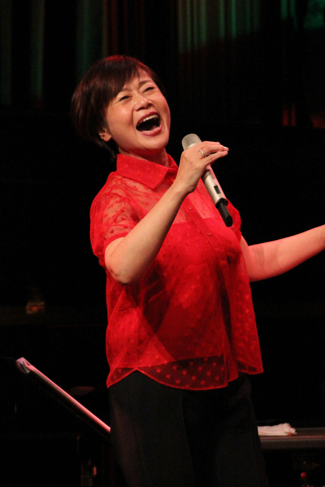 ライブを行った神野美伽