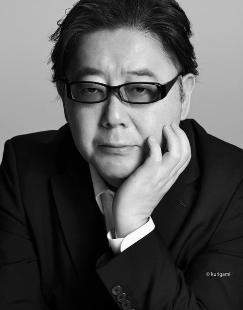 秋元康氏