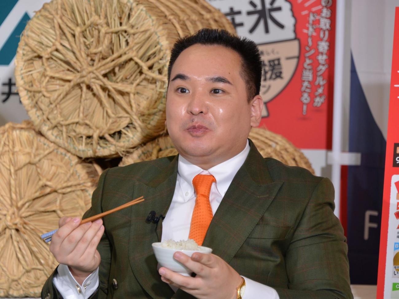 福井米のキャンペーンを行ったミルクボーイ内海崇