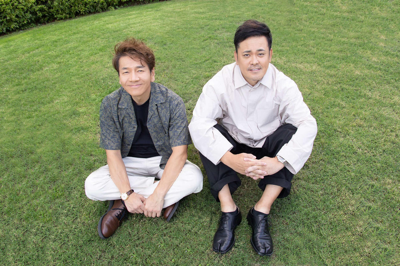 10月にテレビ朝日系バラエティー番組「くりぃむナンタラ」をスタートさせる、くりぃむしちゅーの上田晋也（左）と有田哲平