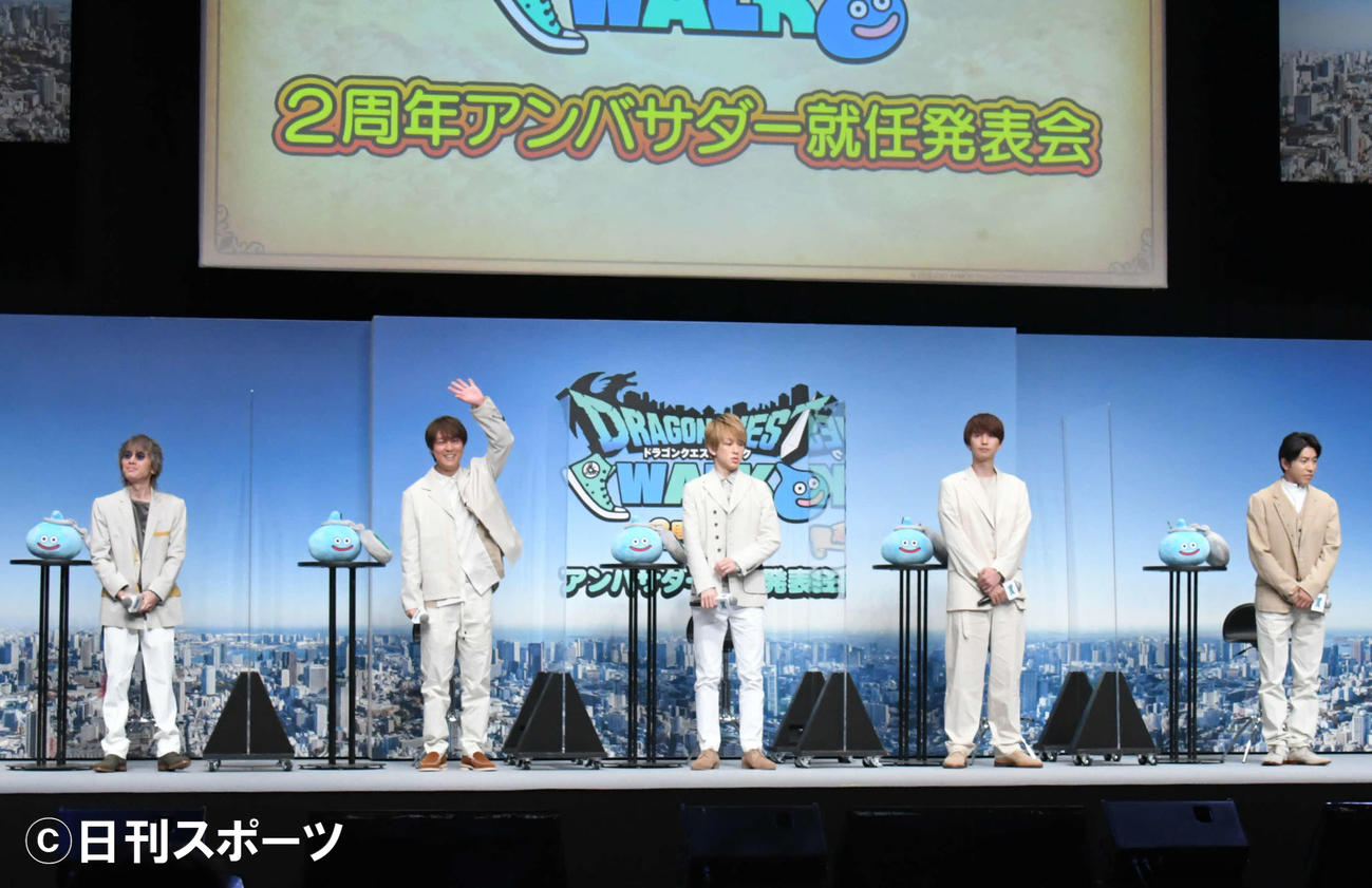 「ドラゴンクエストウォーク」のアンバサダーに就任した関ジャニ∞左から安田章大、丸山隆平、横山裕、大倉忠義、村上信五（撮影・酒井清司）