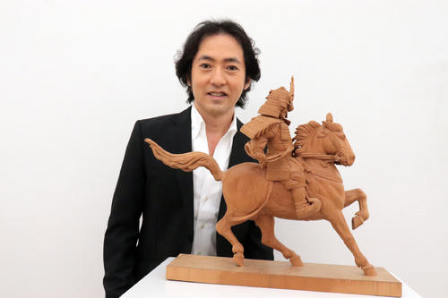二科展の彫刻部門で入選した秋川雅史