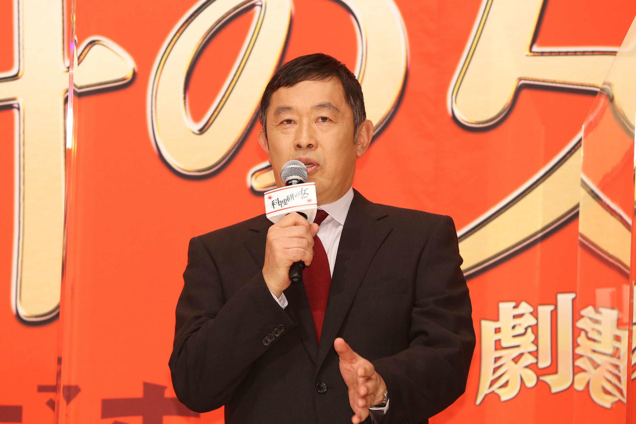 「科捜研の女　劇場版」公開記念舞台あいさつをする内藤剛志（撮影・勝部晃多）