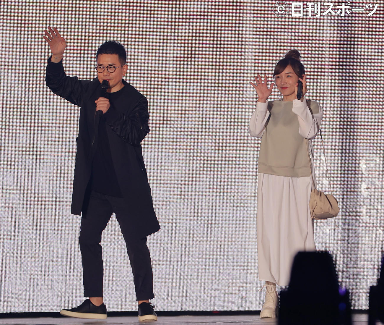 関西コレクションに出演した宮迫博之（左）と加護亜依（撮影・清水貴仁）