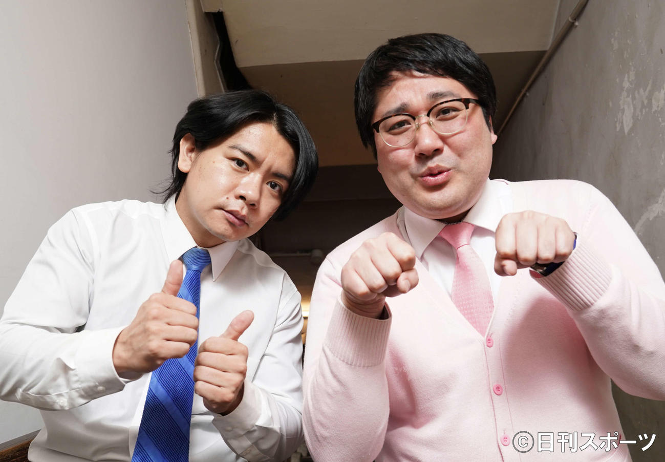 マヂカルラブリーの野田クリスタル（左）と村上（2021年1月撮影）