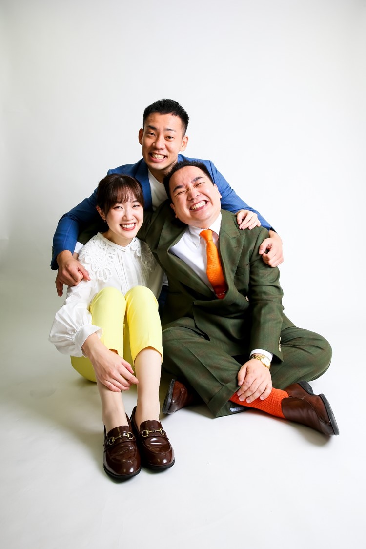左から澤田有也佳アナウンサー、駒場孝、内海崇（ABCラジオ提供）