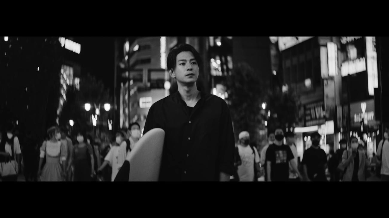 バーボンウイスキー「I．W．HARPER」のブランドムービーに出演する三浦翔平