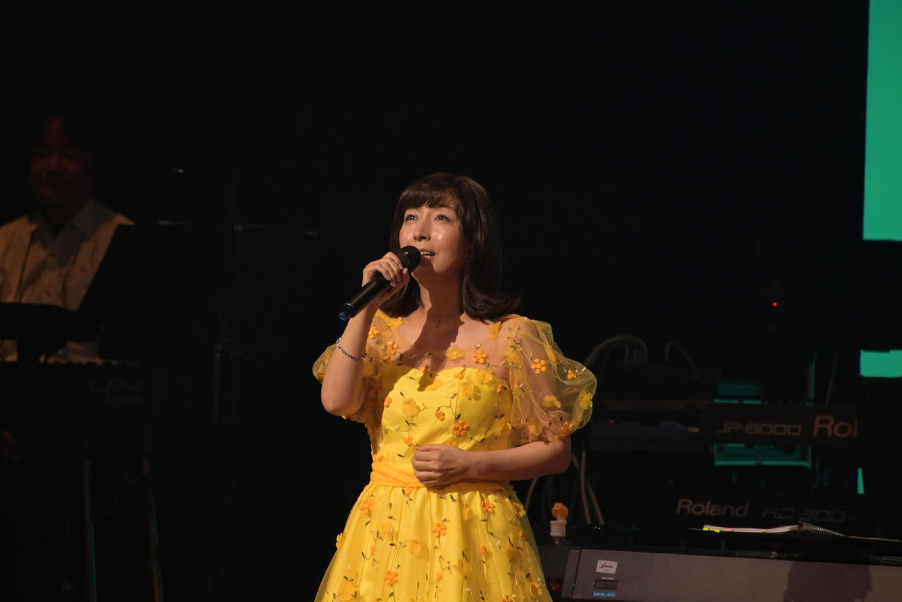 2年9カ月ぶりに、ファンの前で歌唱する岡村孝子