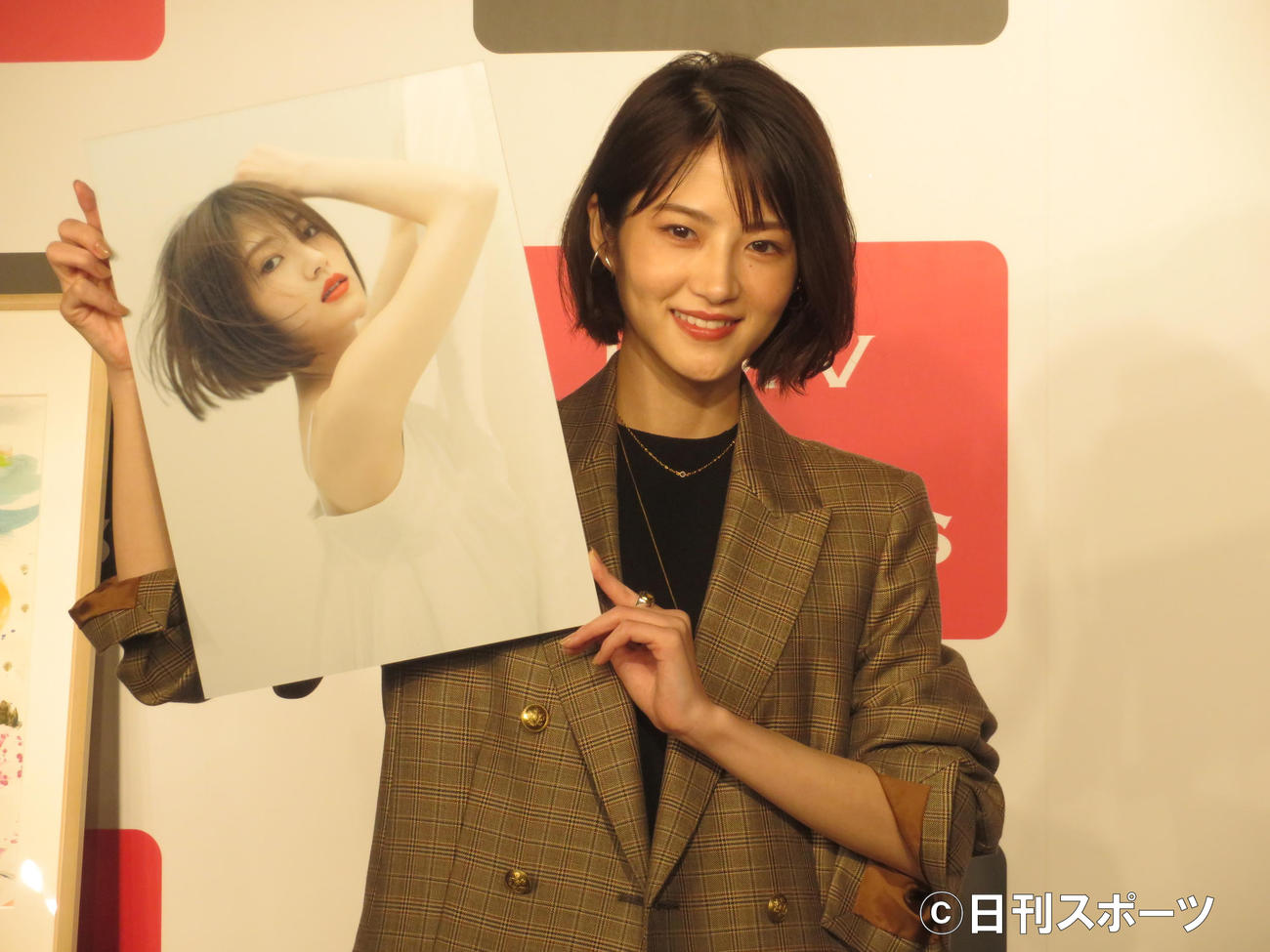 セカンド写真集「アンド　チョコレート」の発売記念プレス取材を行った若月佑美（撮影・横山慧）