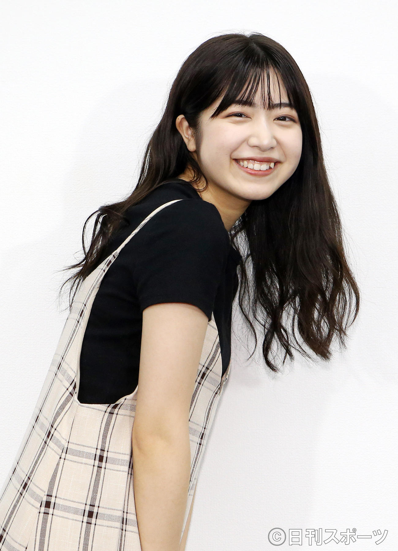 笑顔をみせる吉田莉桜（撮影・阿部泰斉）
