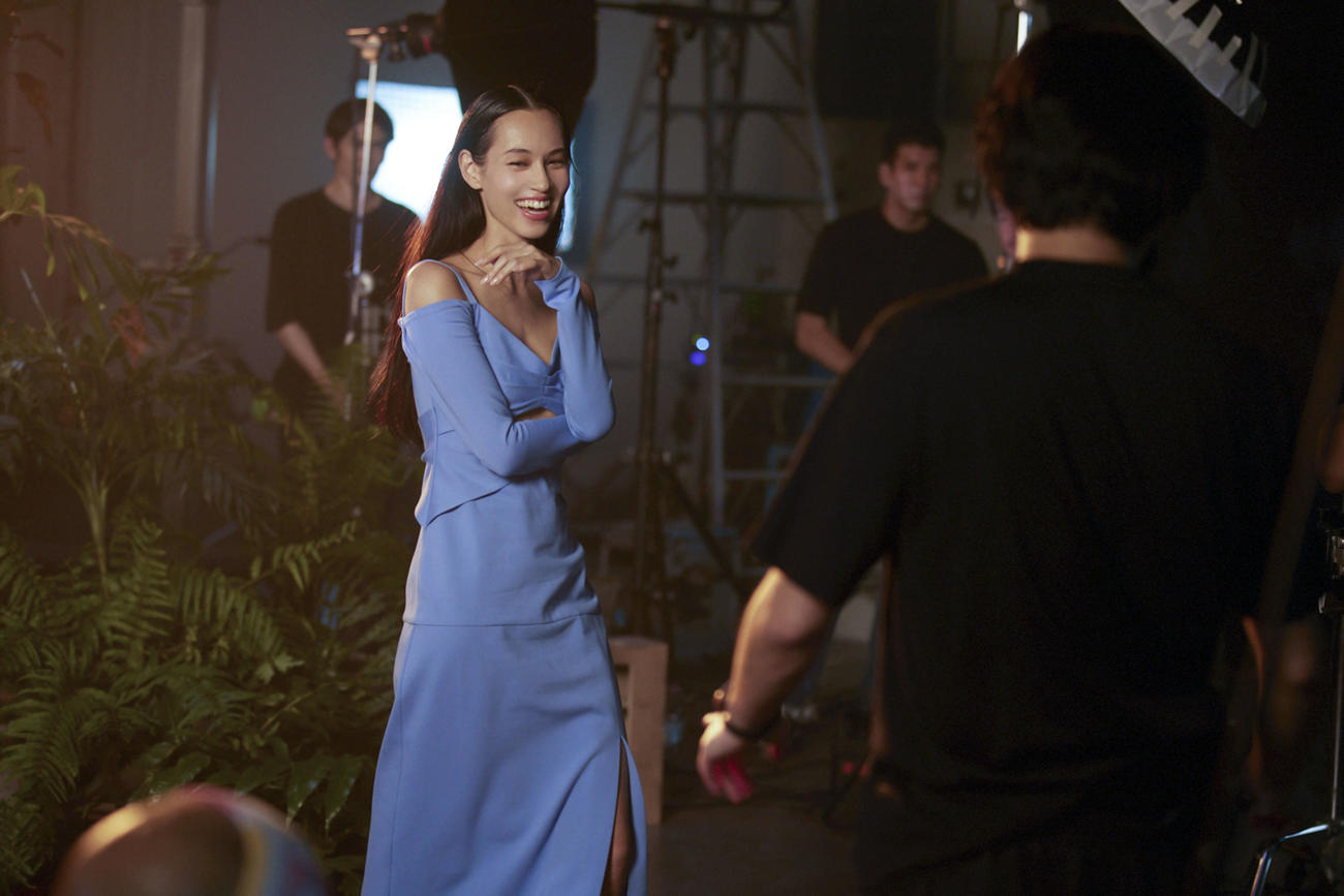LUXの新CM「私をすすめるのは、私。」篇に出演した水原希子