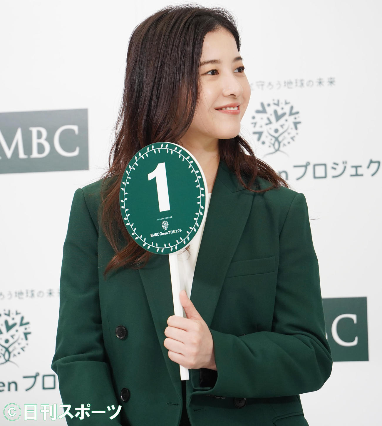 「SMBC Greenプロジェクト発表会」に出席し、クイズに挑戦する吉高由里子（撮影・佐藤勝亮）