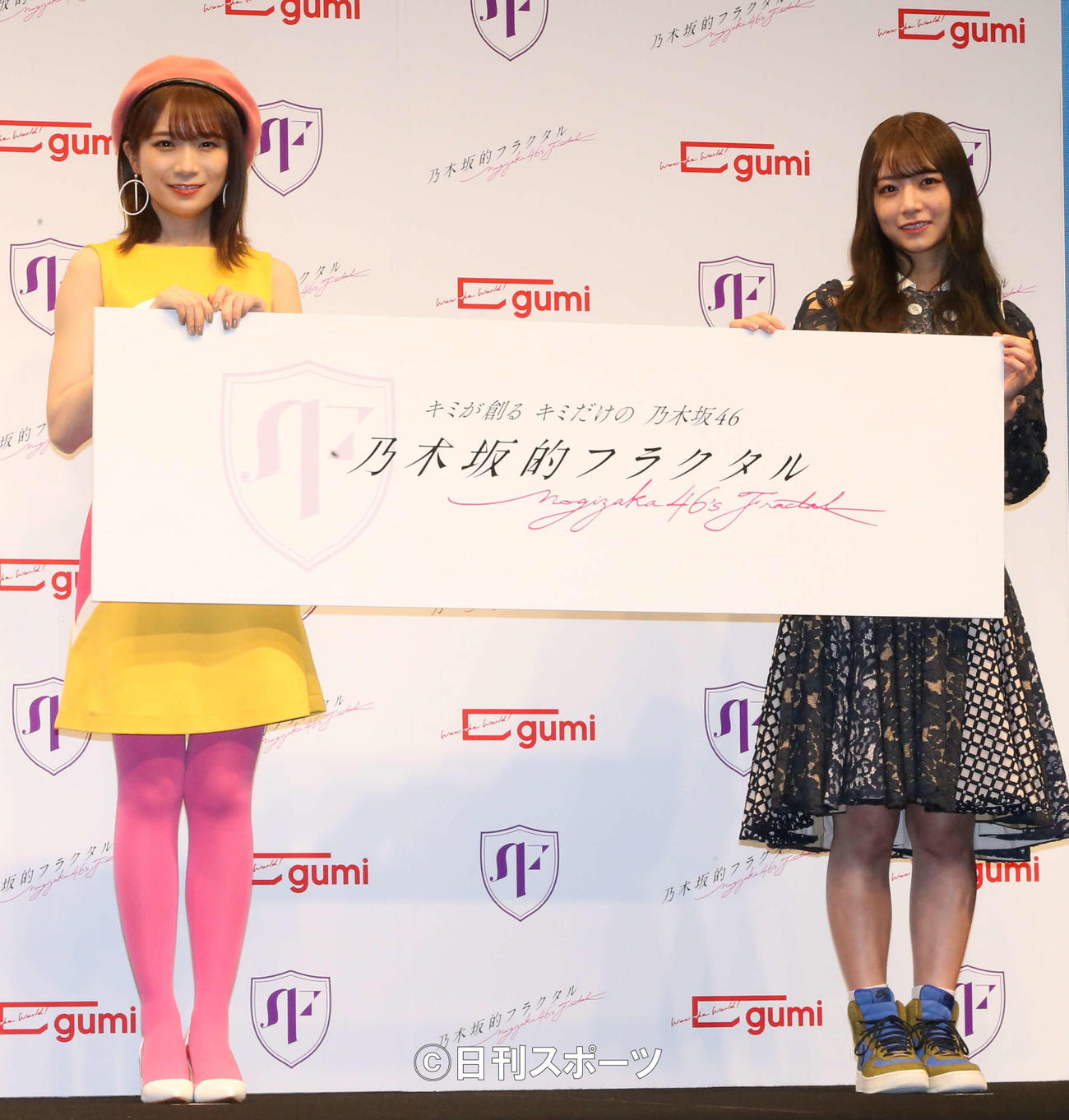 「乃木坂的フラクタル」新CM発表会　出席した秋元真夏（左）と北野日奈子（撮影・阿部泰斉）