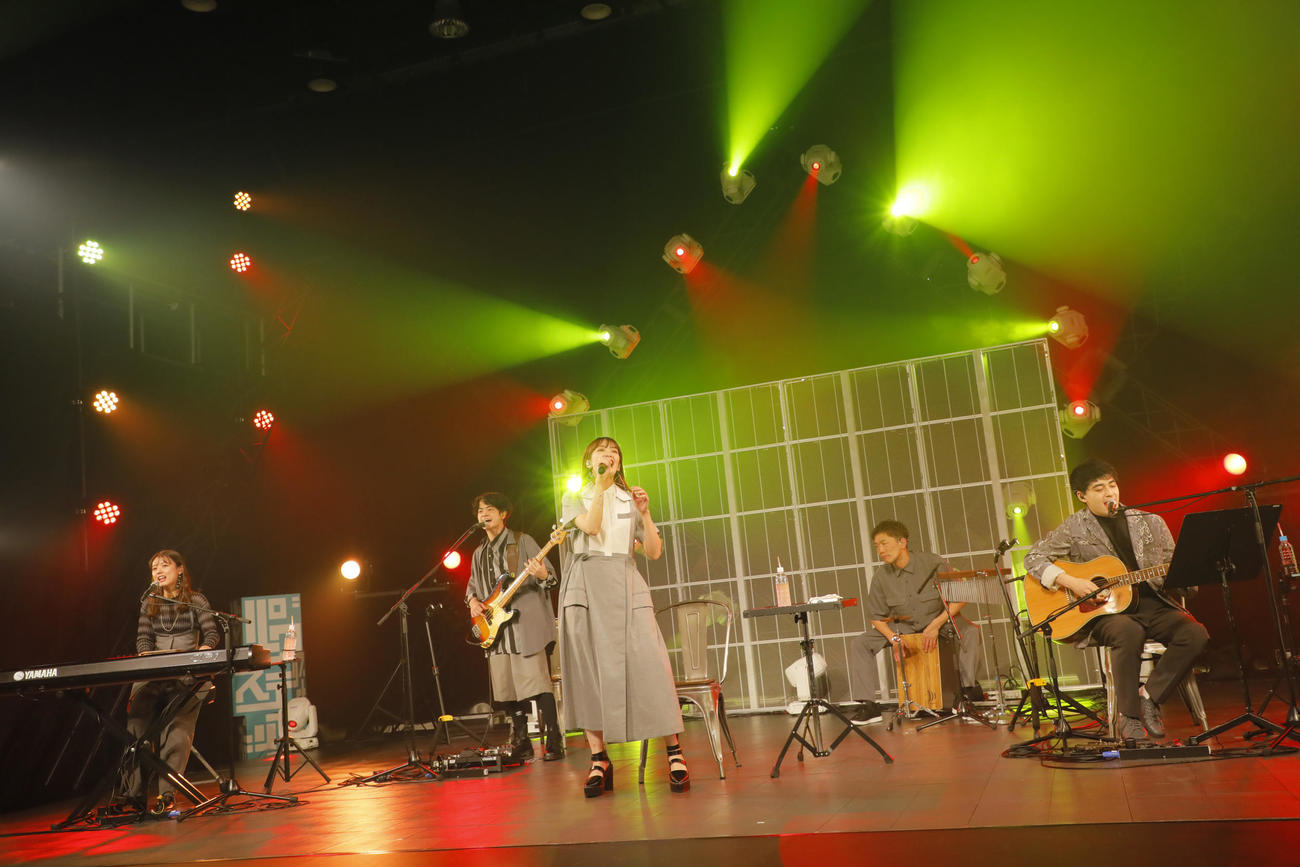 ライブを開催した「緑黄色社会」
