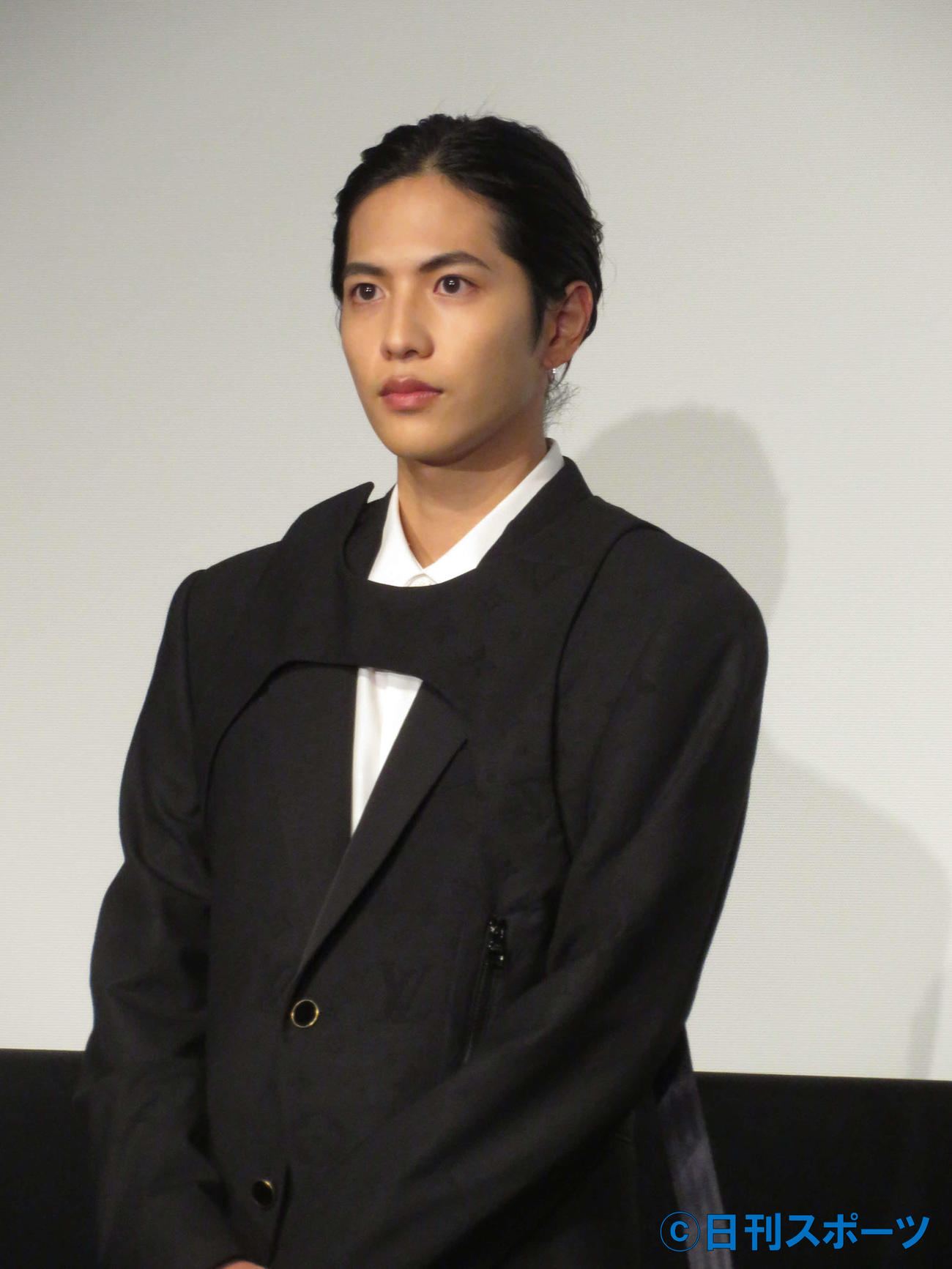 ドキュメンタリー映画「人と仕事」完成報告会に登壇した志尊淳（撮影・村上幸将）