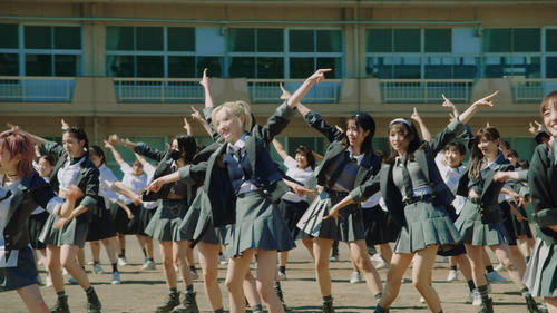 公開されたAKB48の新曲「根も葉もRumor」のダンスバージョン動画（C）AKB48／キングレコード