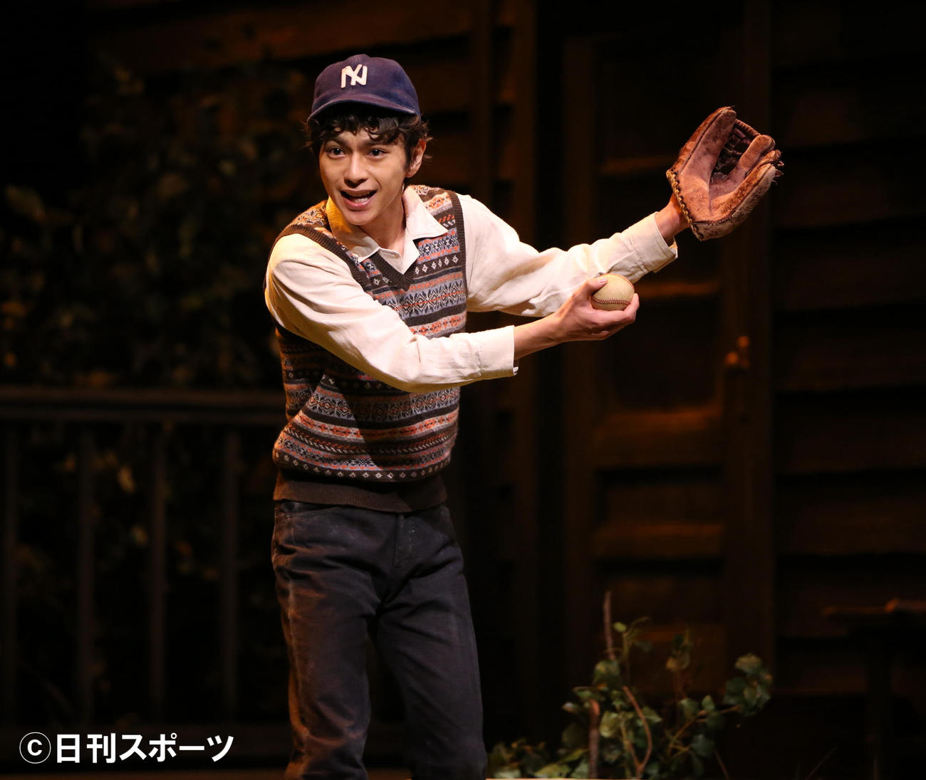 舞台「ブライトン・ビーチ回顧録」公開ゲネプロで熱演する佐藤勝利（撮影・阿部泰斉）