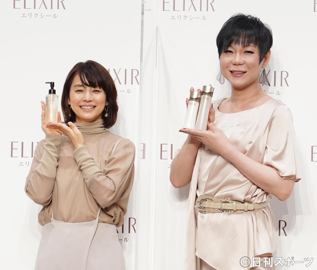 資生堂「エリクシール　温感メーク落とし　新CM発表会」　イベントに出席した石田ゆり子（左）とミッツ・マングローブ（撮影・佐藤勝亮）