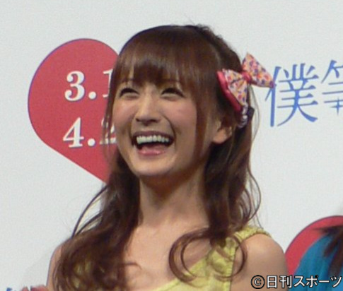 小松彩夏（2012年3月）