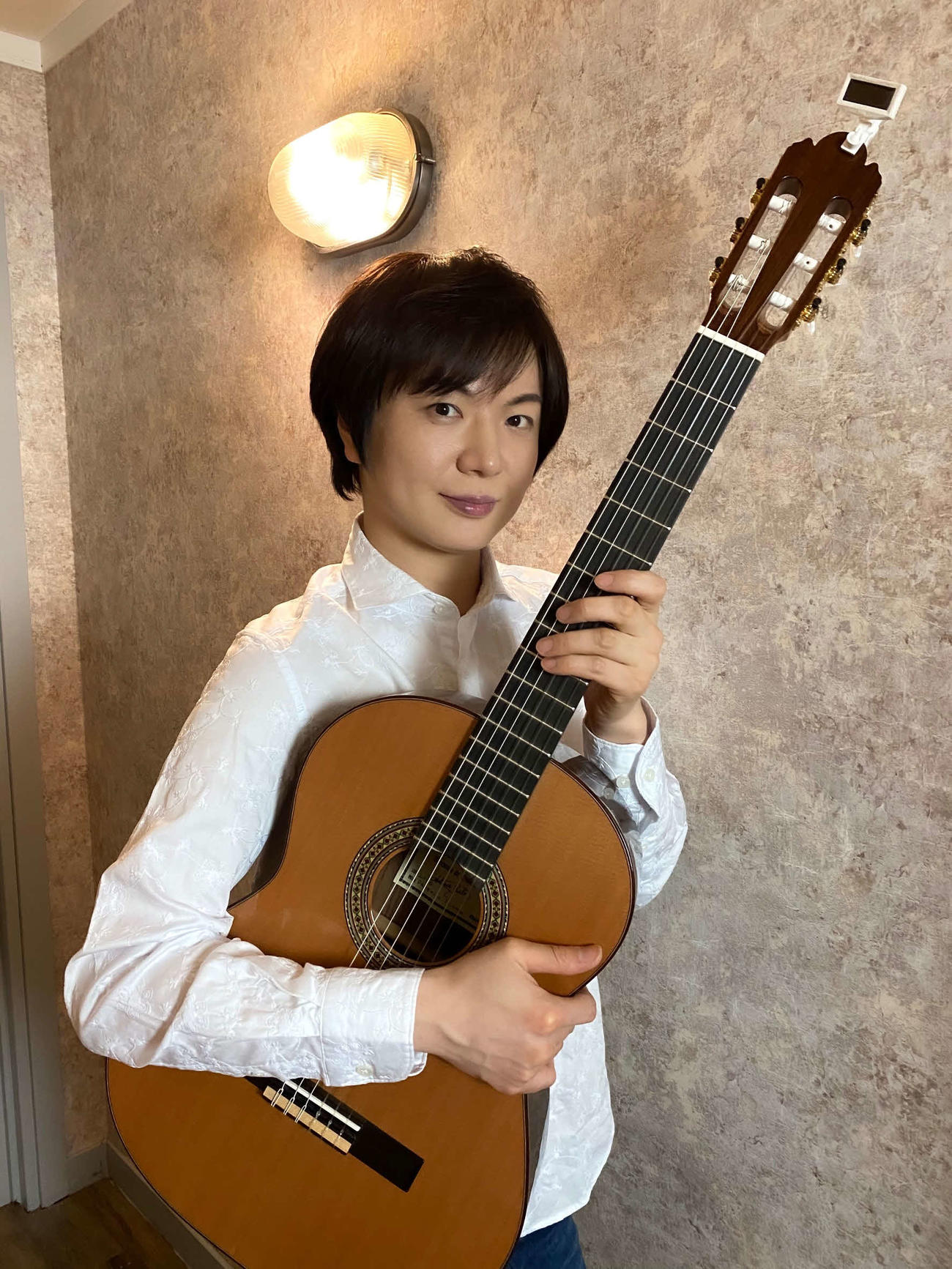 新曲「プラハの橋」が好調の竹島宏