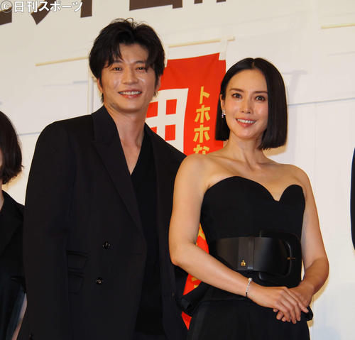 映画「総理の夫」初日舞台あいさつに出席した田中圭（左）と中谷美紀（撮影・遠藤尚子）