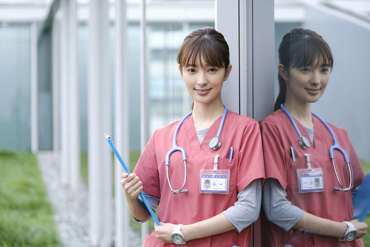 テレビ朝日系ドラマ「ドクターX～外科医・大門未知子～」で研修医を演じる宮本茉由