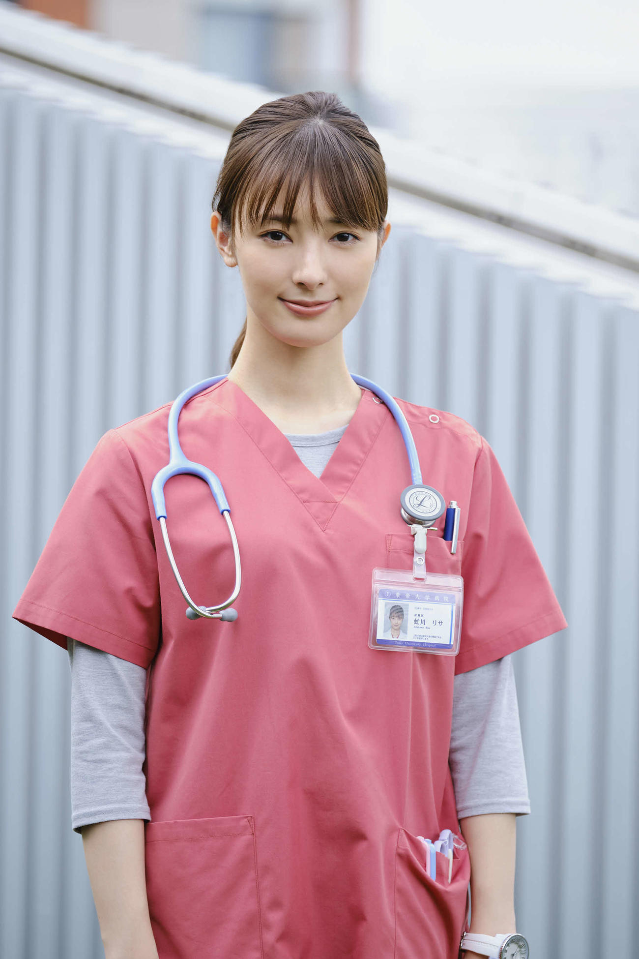 テレビ朝日系ドラマ「ドクターX～外科医・大門未知子～」で研修医を演じる宮本茉由