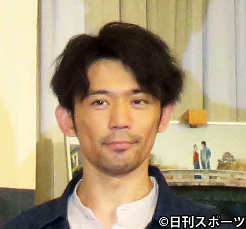 岡田義徳（2015年撮影）