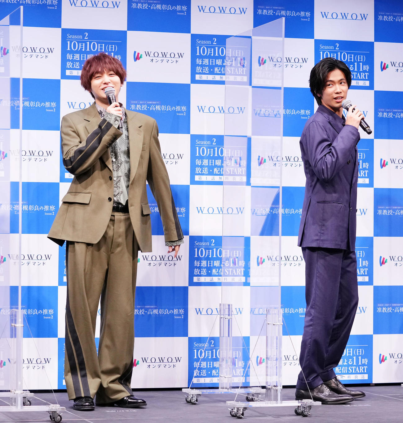 イベントで笑顔を見せるHey！Say！JUMPの伊野尾慧（左）King　＆　Princeの神宮寺勇太（撮影・横山健太）