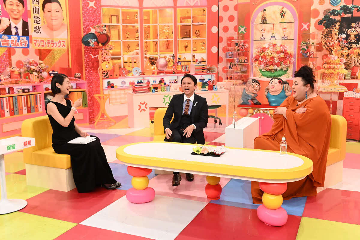 テレビ朝日系特別番組「マツコ＆有吉怒り新党解散生放送スペシャル」に出演する左から夏目三久、有吉弘行とマツコ・デラックス