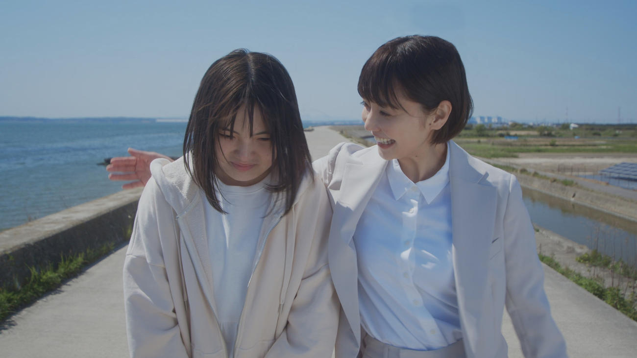 NHKドキュメンタリードラマ「命のバトン」に出演する鈴木梨央（左）と倉科カナ
