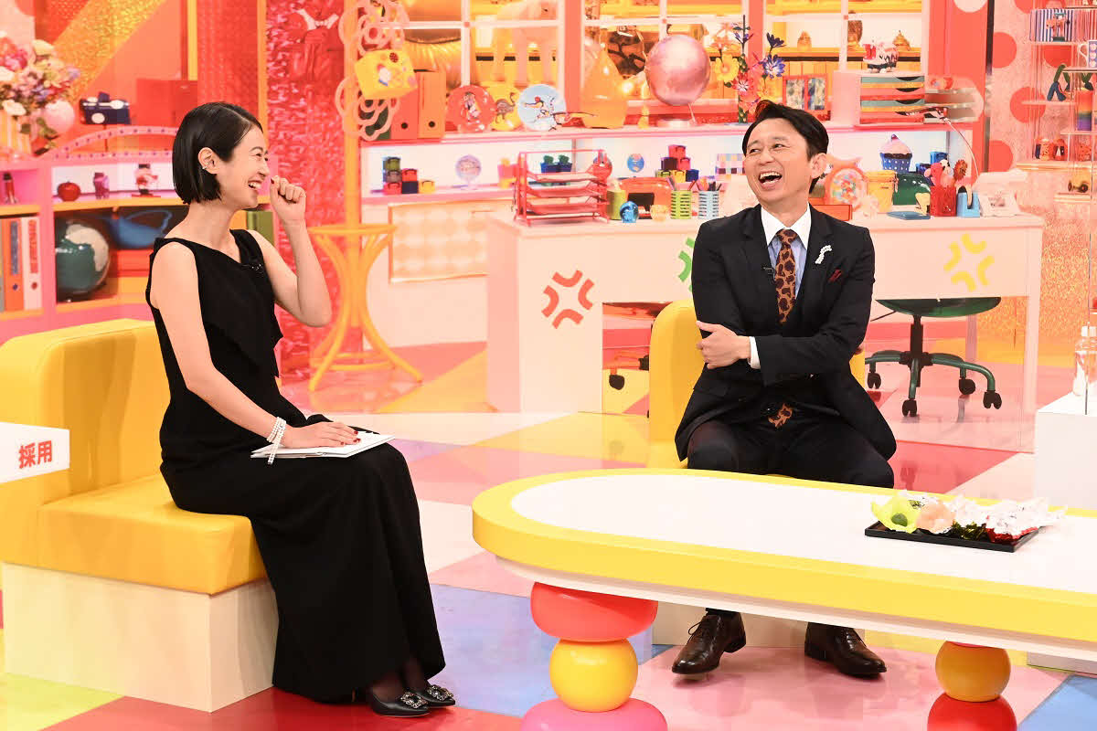 テレビ朝日系特別番組「マツコ＆有吉怒り新党解散生放送スペシャル」に出演する夏目三久（左）と有吉弘行