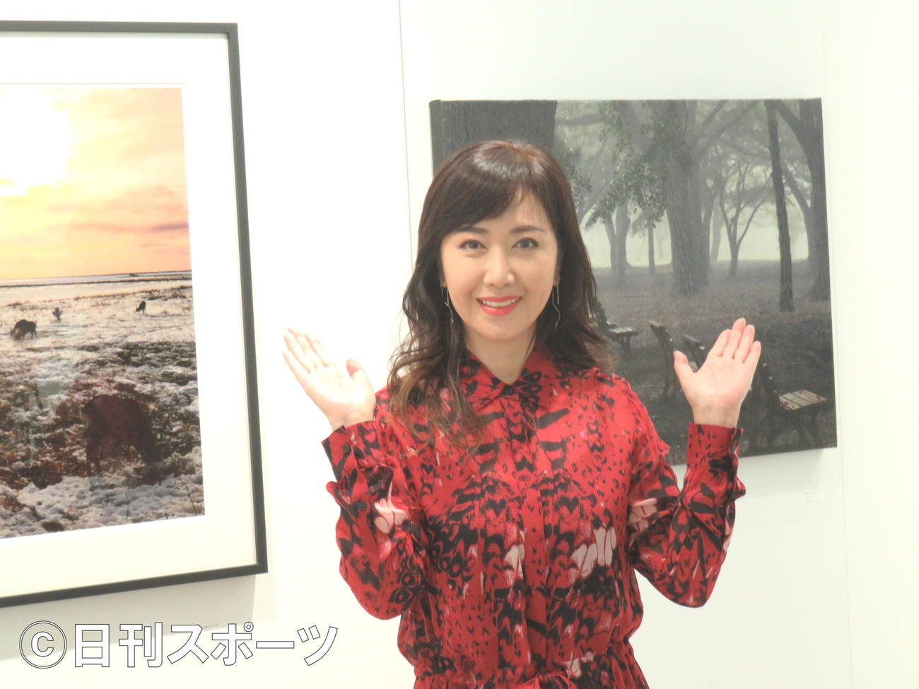 初の写真展を開催する伍代夏子