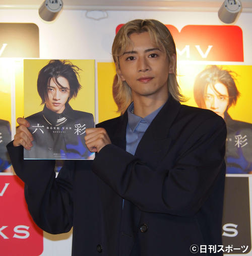 セカンド写真集「六彩」発売記念イベントを開催した飯島寛騎(撮影・遠藤尚子)