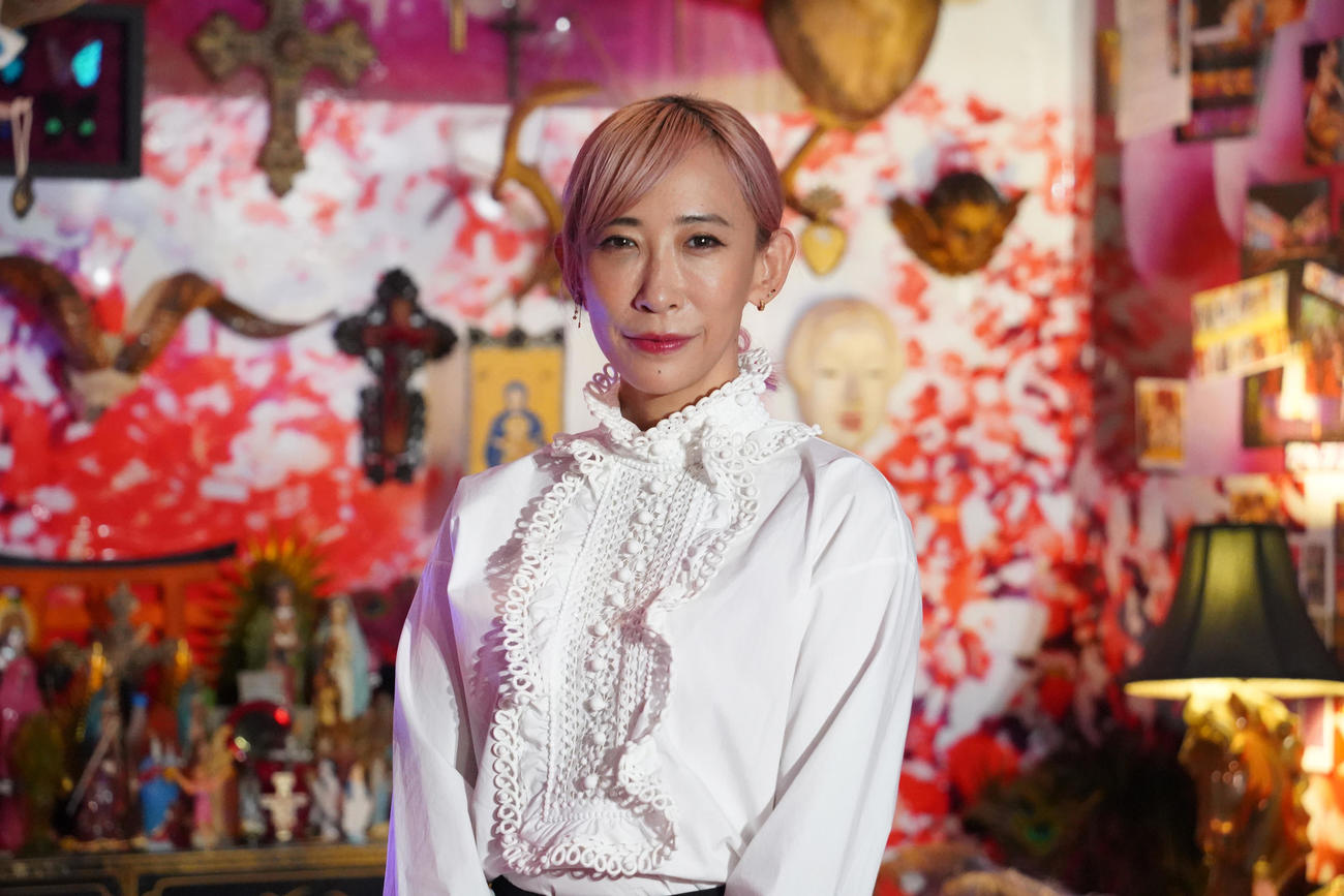 個展「虚構と現実の間に」の取材会を行った蜷川実花氏（撮影・佐藤勝亮）