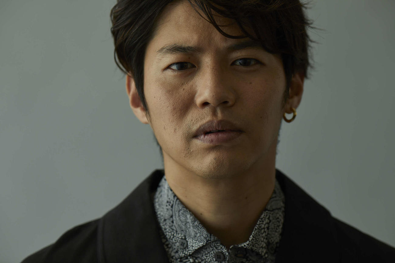 舘プロ所属を発表した青柳尊哉