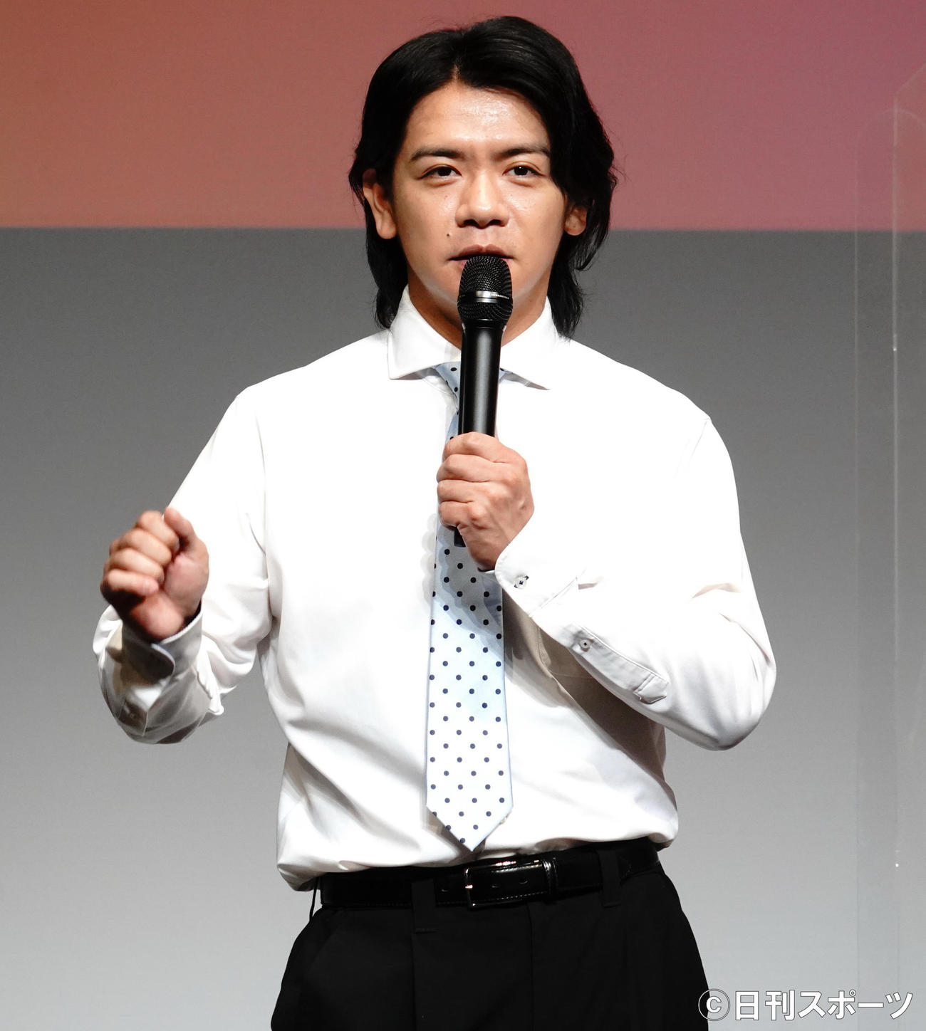 「トイザらス　ドリームおもちゃクリエイター」小学生の部表彰式に出席したお笑いコンビ、マヂカルラブリーの野田クリスタル（撮影・佐藤成）