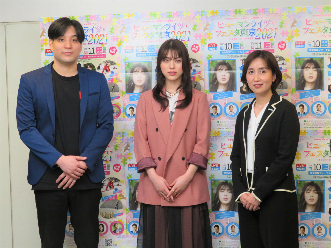 人権尊重の輪を広めるイベント「ヒューマンライツ・フェスタ東京2021」に登壇した左から立石諒、井手上漠、安達阿記子（撮影・三須佳夏）