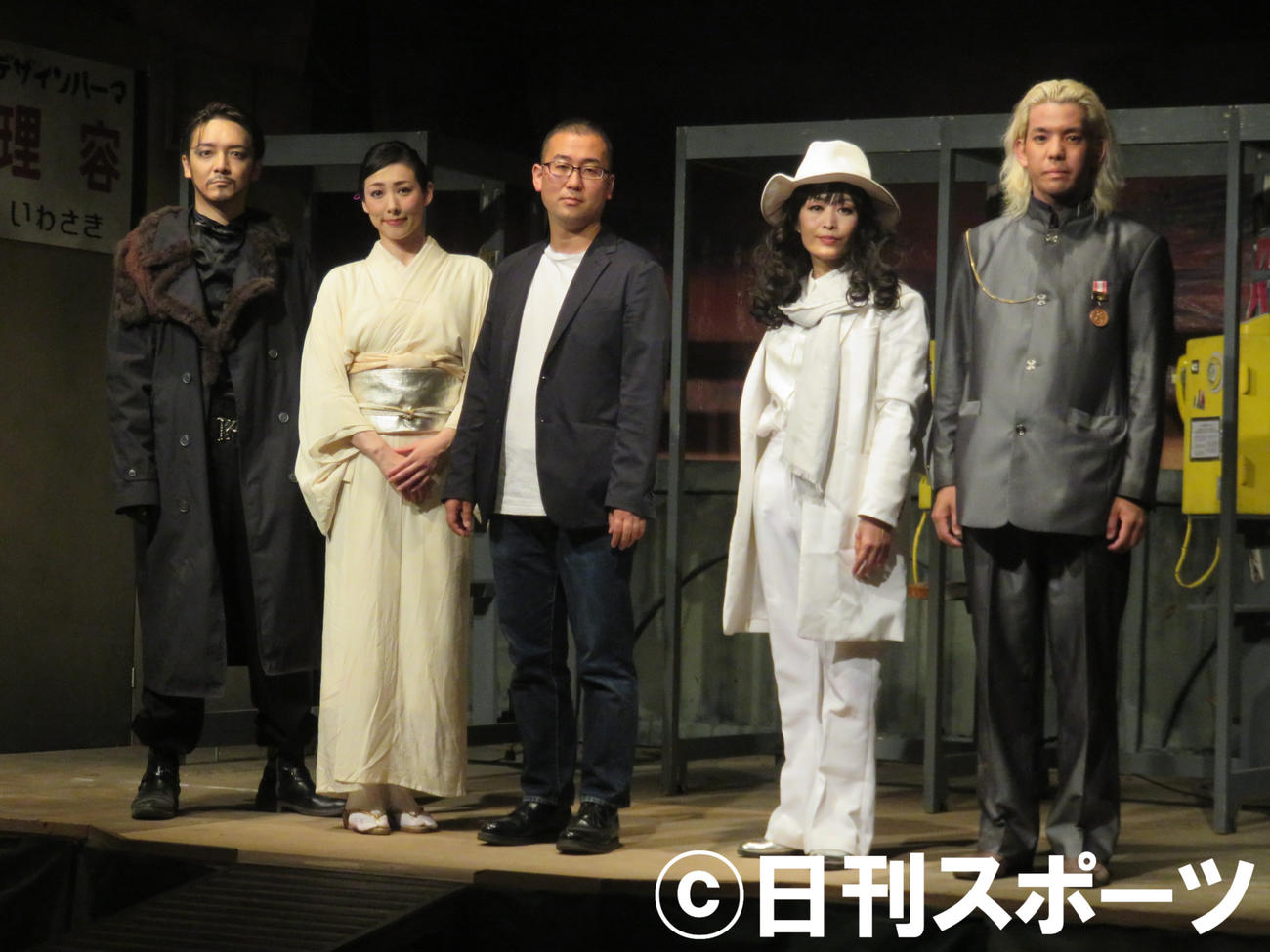 「『唐版　風の又三郎』延長戦」の公開稽古を行った、左から丸山正吾、鳳恵弥、中野敦之、禿恵、米澤康志