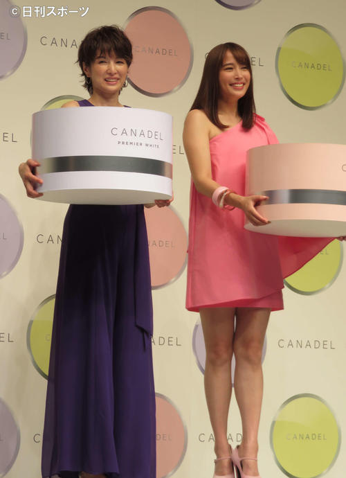 「CANADEL（カナデル）」の新CM発表会に出席した吉瀬美智子（左）、広瀬アリス