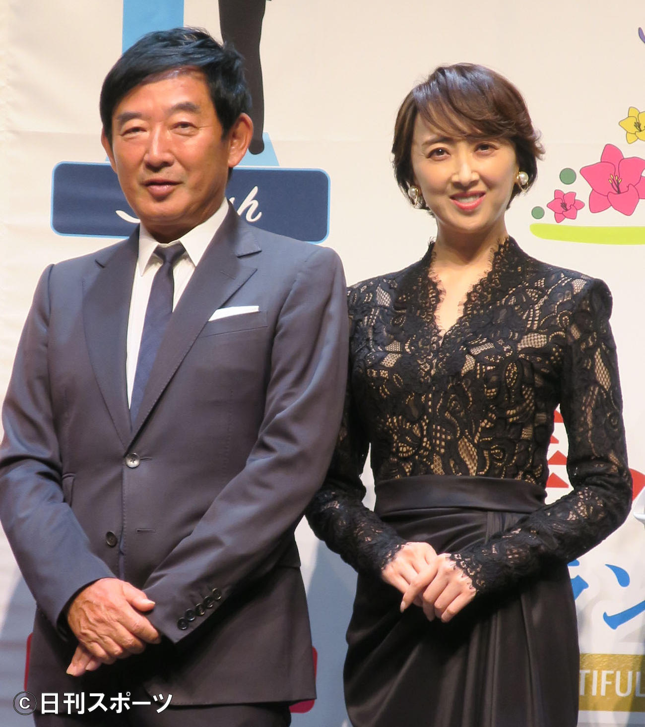 「美バ－1グランプリ」発表会に登壇した石田純一（左）、紫吹淳（右）