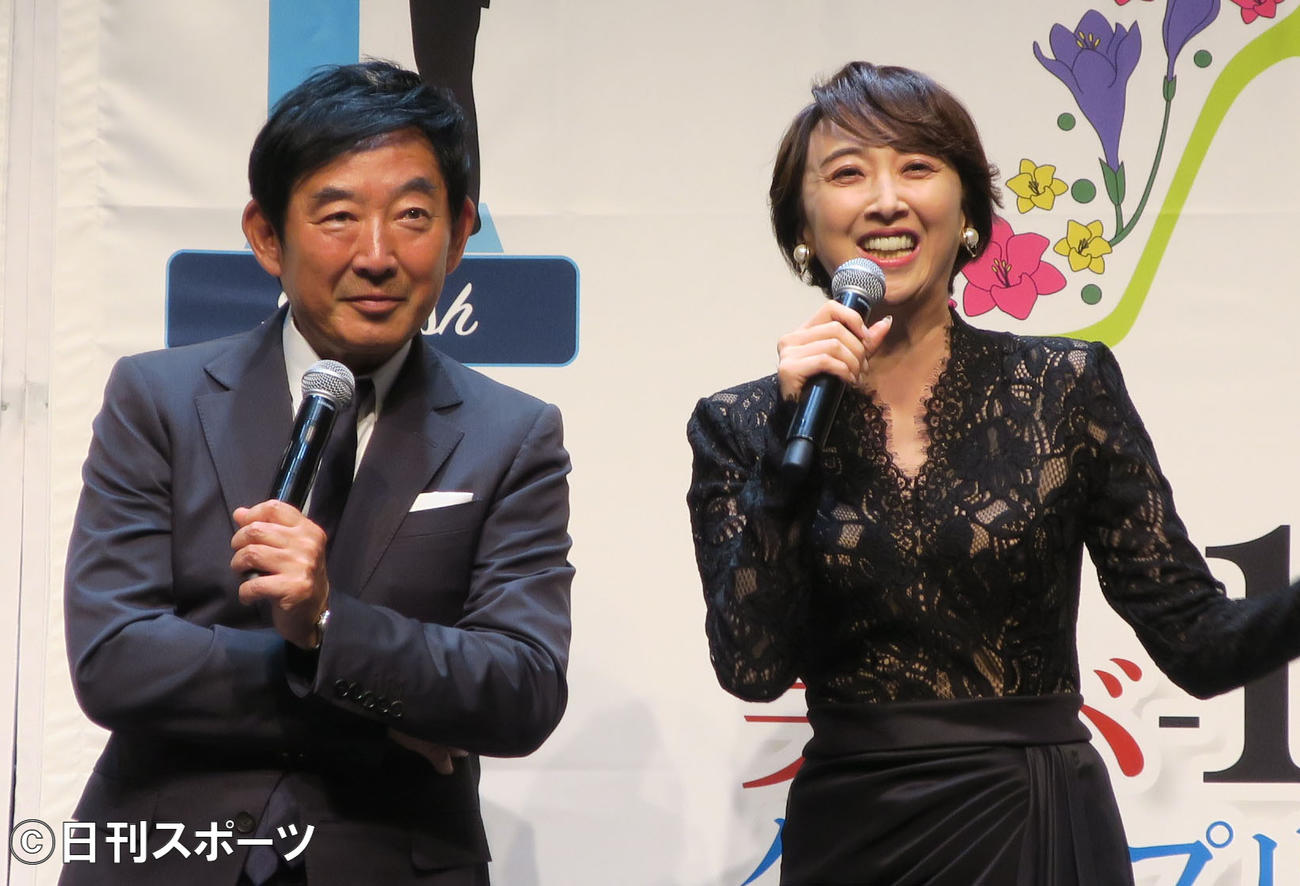 「美バ－1グランプリ」発表会に登壇した石田純一（左）と紫吹淳