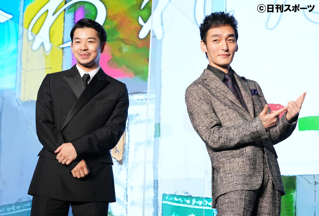 「拾われた男」に出演する仲野太賀（左）と草なぎ剛（撮影・横山健太）