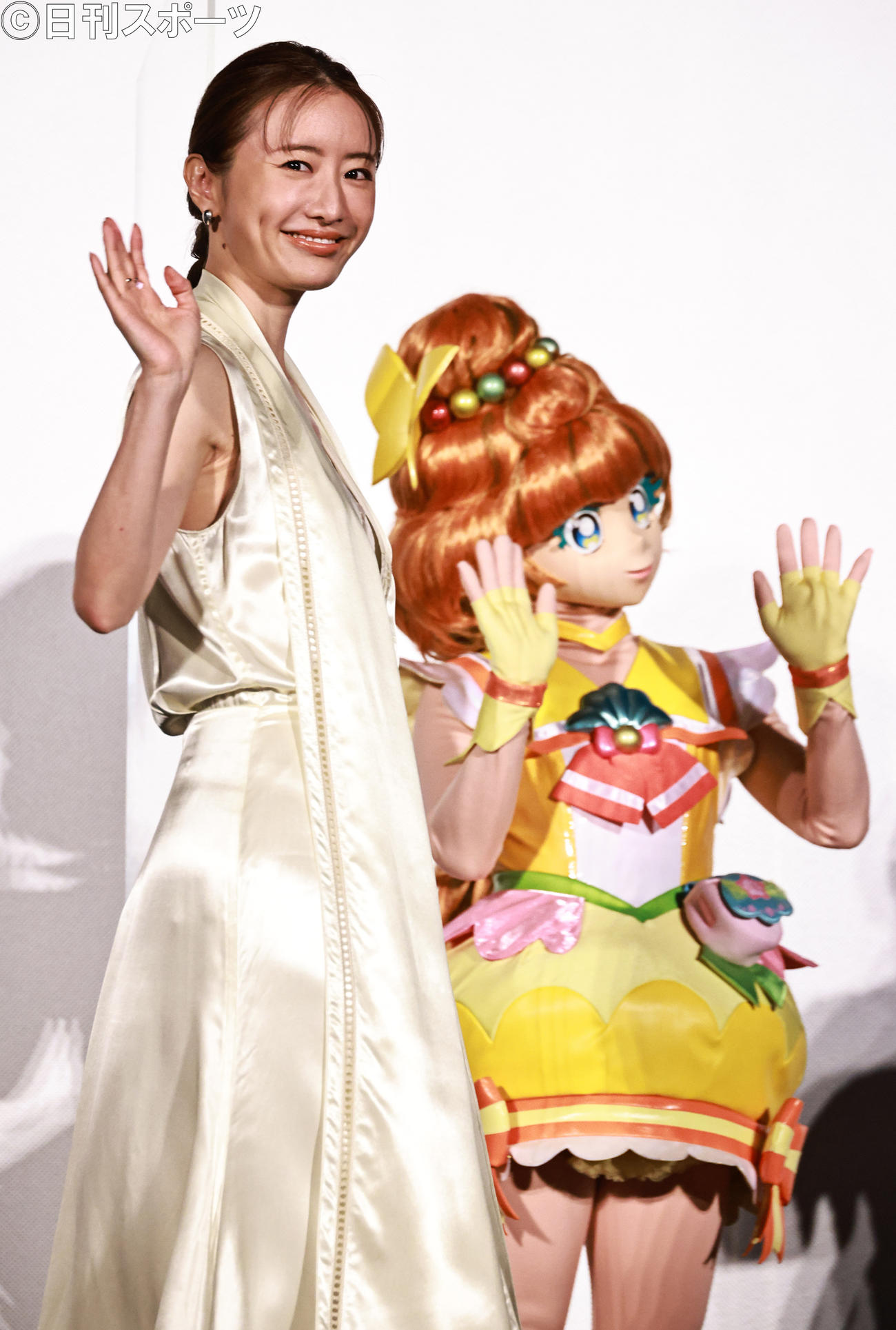 「映画トロピカル～ジュ！プリキュア　雪のプリンセスと奇跡の指輪！」完成披露舞台あいさつにゲスト声優として参加した松本まりか（撮影・中島郁夫）