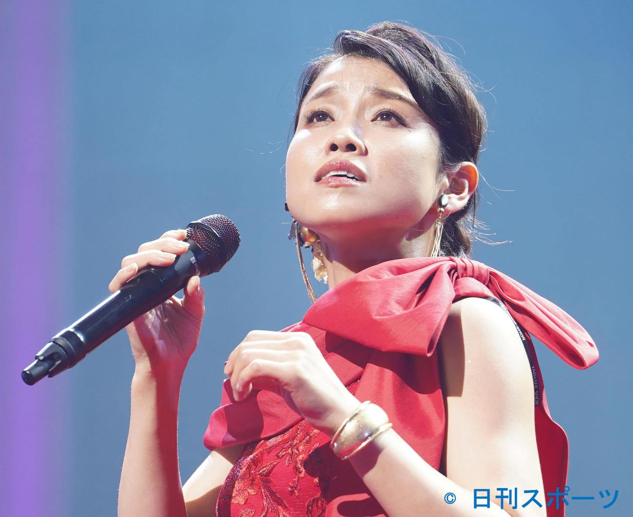 「川野夏美コンサート2021」で、歌唱する川野夏美（撮影・佐藤勝亮）