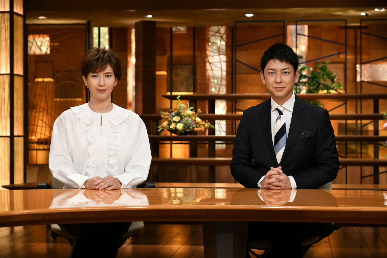 31日放送のテレビ朝日系「選挙ステーション2021」第2部でMCを務める富川悠太（右）と徳永有美