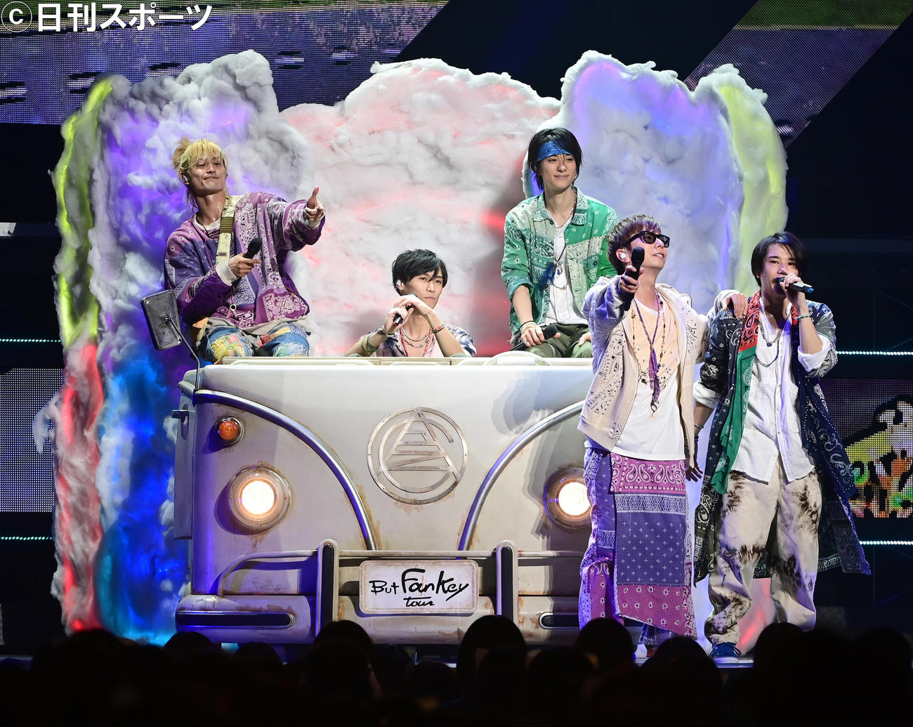 A.B.CーZ 2021 But Fankey Tourに臨むA.B.CーZの、左から塚田僚一、橋本良亮、戸塚祥太、河合郁人、五関晃一（撮影・小沢裕）