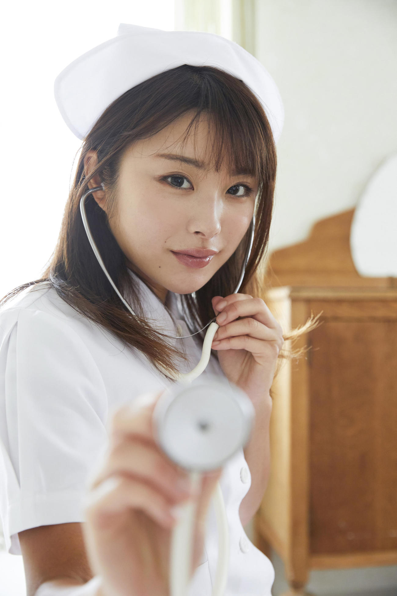 最新DVD「ヴァイオレット」で看護師のコスプレをする野田すみれ