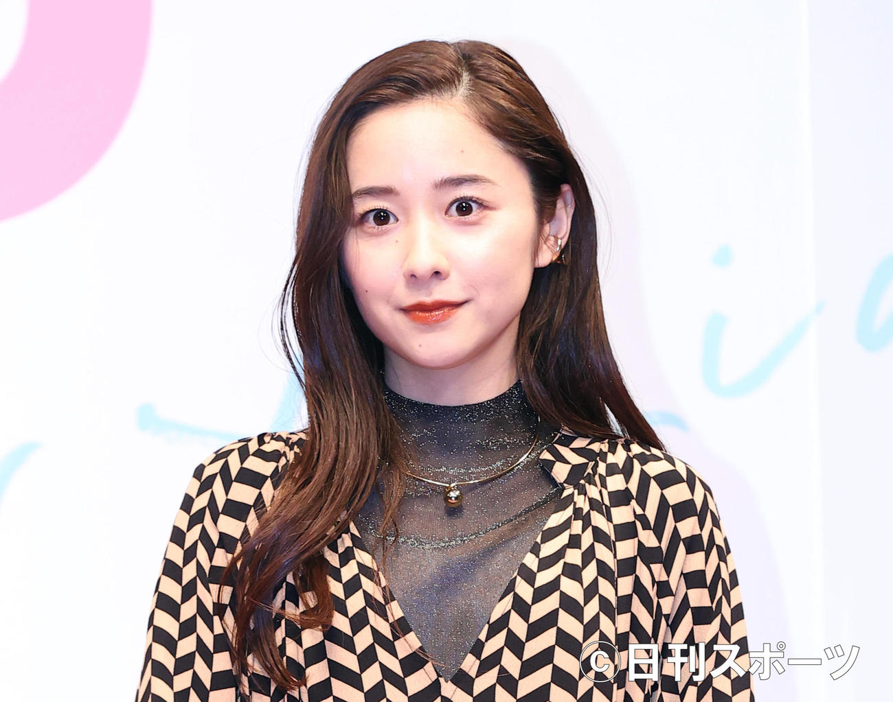 堀田真由（21年1月撮影）