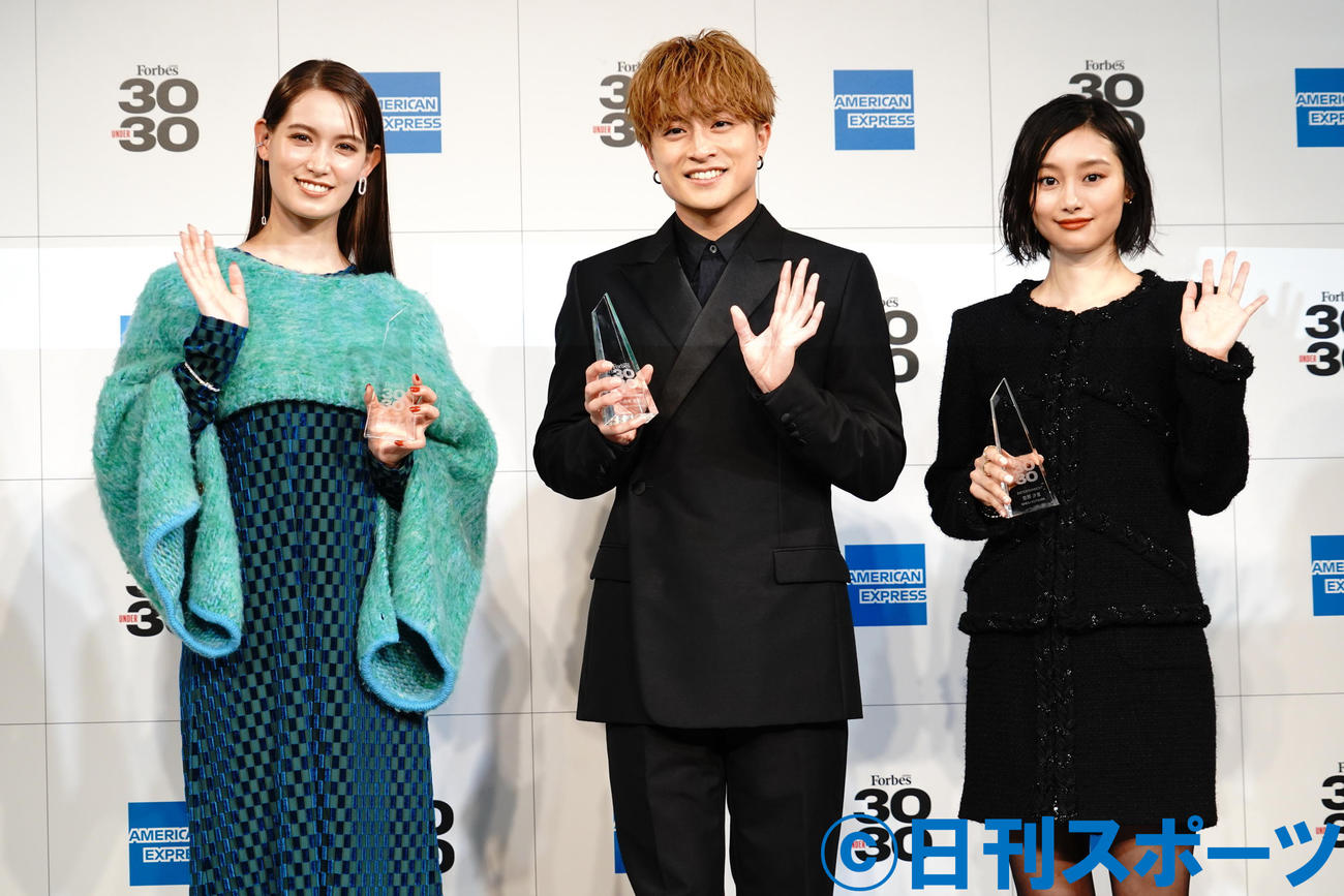 Forbes JAPAN 30 UNDER30 2021の受賞式に出席した、左からトラウデン直美、GENERATIONS白濱亜嵐、忽那汐里（撮影・佐藤成）